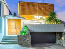 contemporary-pivot-door-and-sidelight-entries-57