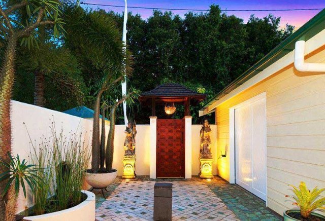 Contemporary Gates Gallery