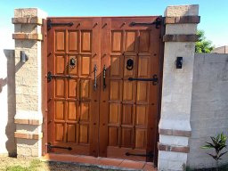 contemporary-gates-90